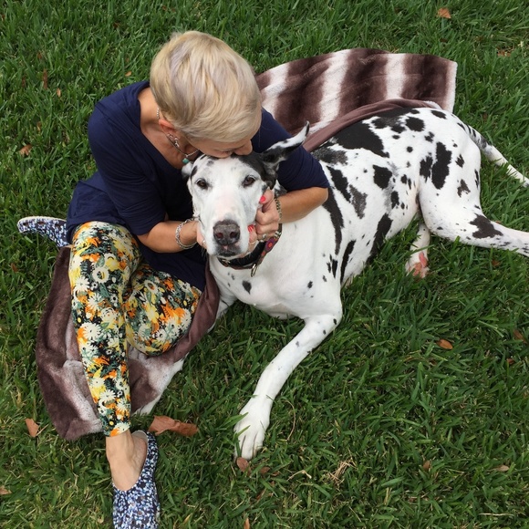 Living With Giants' Previously Loved Closet!! - Picture 5 of 8